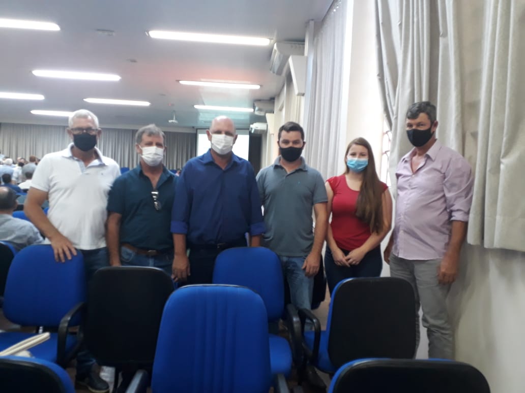 EXECUTIVO MUNICIPAL PARTICIPA DE REUNIÃO COM A MINISTRA DA AGRICULTURA